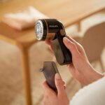 Philips Fabric Shaver 8800 rpm GC026/80 – Black - Image 5