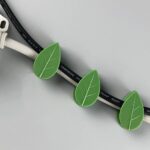Adhesive vine guiding clips - Image 3
