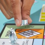Monopoly classic board game - Image 10