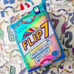 USAopoly Flip 7 party card game - Image 2